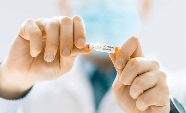 Quelles sont les meilleures pratiques de soin pour prévenir les vergetures pendant la grossesse?